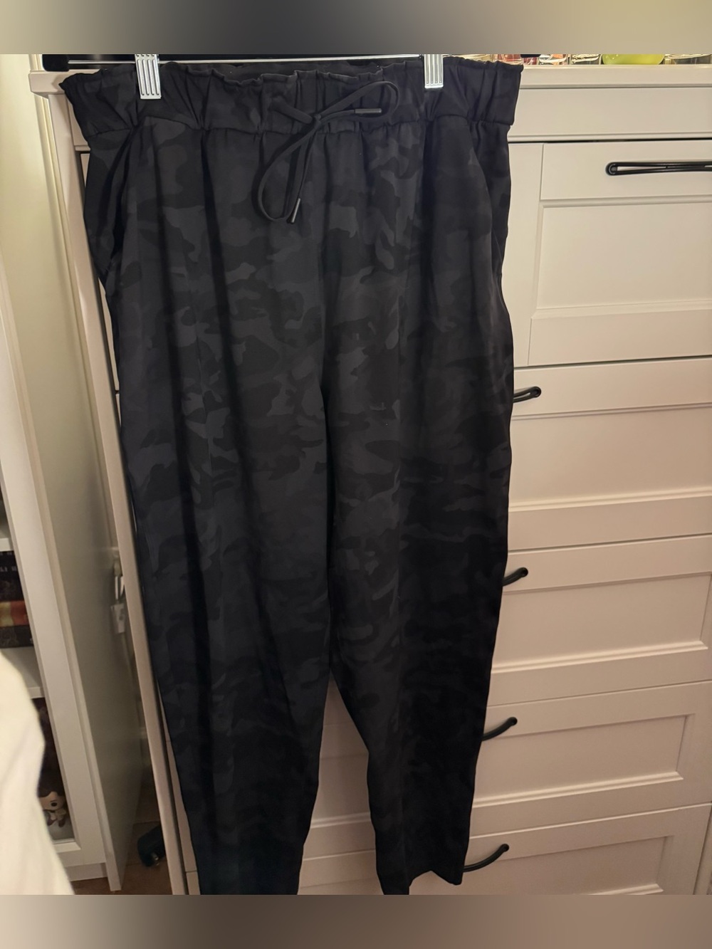 Lululemon Keep Moving Pant Women’s size 10